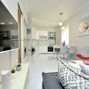 Populare Apartment
